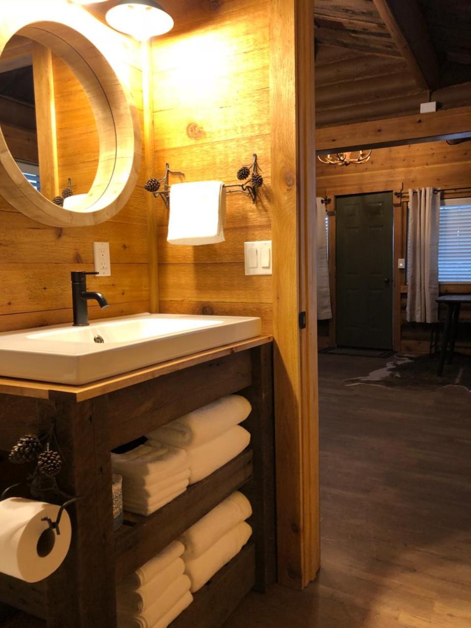 Elkhorn Cabins And Inn West Yellowstone Zimmer foto