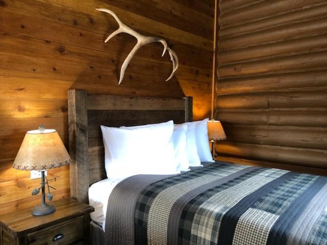 Elkhorn Cabins And Inn West Yellowstone Zimmer foto